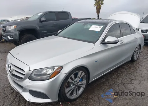 2017 Mercedes-Benz C 350E из США, поврежденный, VIN 55SWF4HB3HU218824